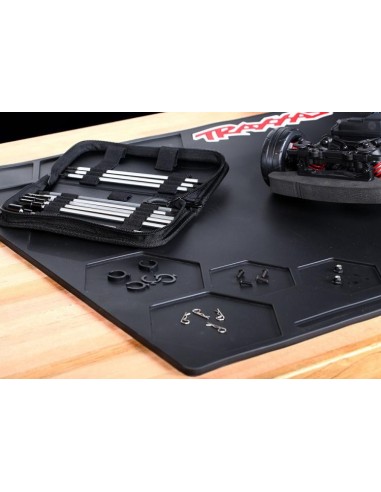 TRAXXAS HEAVY-DUTY RUBBER PIT MAT V2
